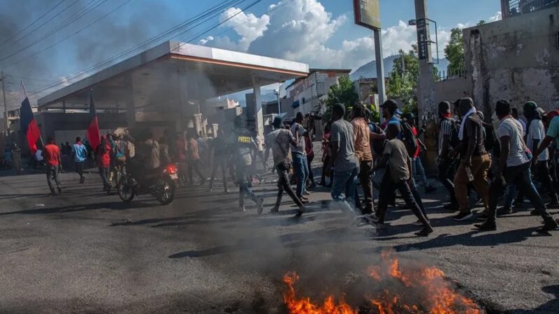 Enfrentamientos entre Bandas Armadas Dejan Varios Muertos en Puerto Príncipe