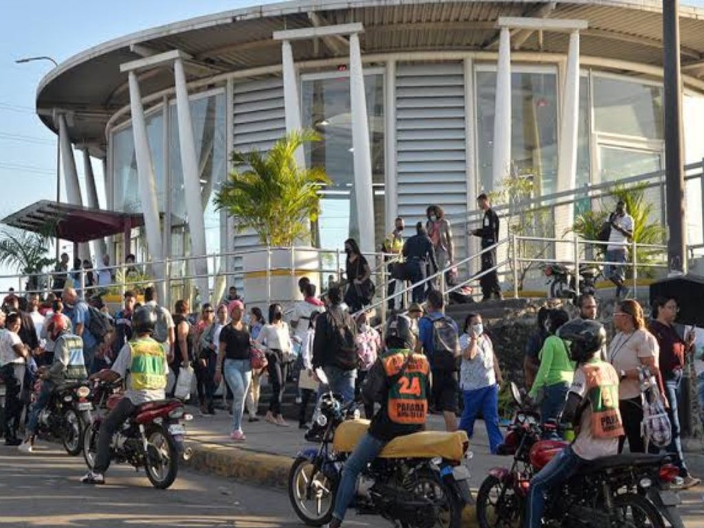 INTRANT Refuerza Control en Paradas de Motoconcho con Operativos en Santo Domingo