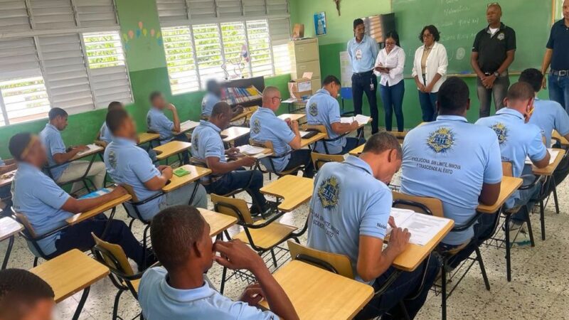 Internos Dominicanos Avanzan en Educación con Pruebas Nacionales