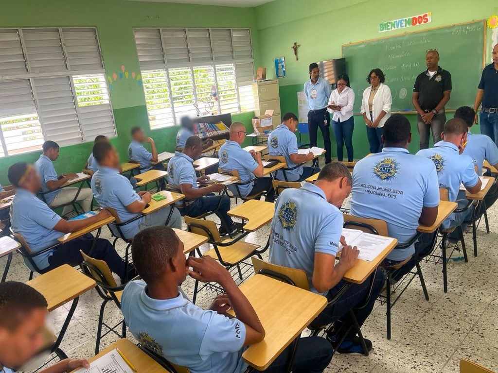 Internos Dominicanos Avanzan en Educación con Pruebas Nacionales