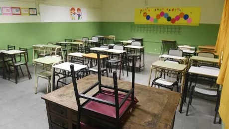 Diputados Apoyan Sanciones a Maestros Ausentes, pero Abogan por Diálogo con la ADP