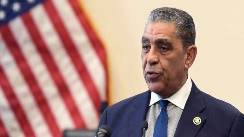 Adriano Espaillat Lidera Encuesta en Distrito 13 de Nueva York