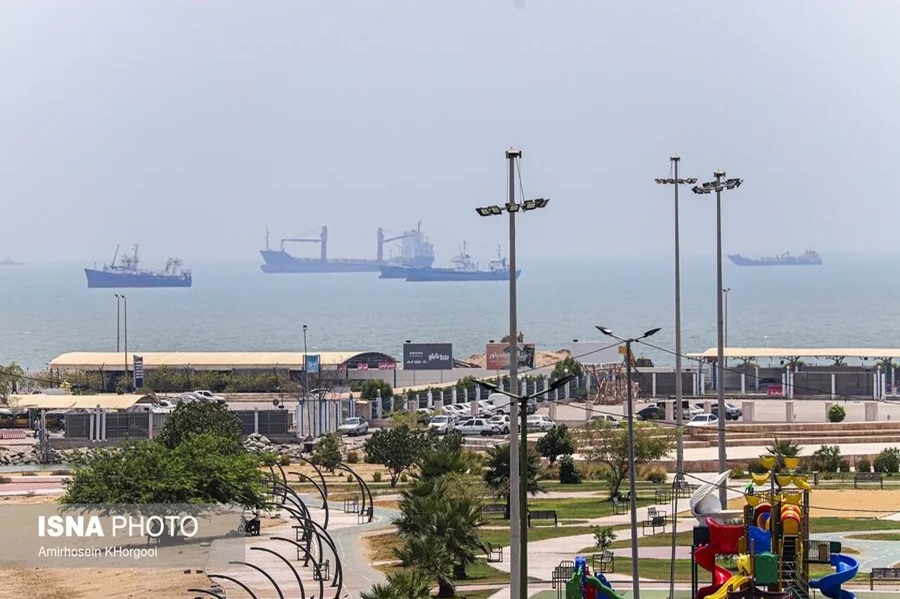 Irán Refuerza Control en el Estrecho de Ormuz tras Ataque a Buque