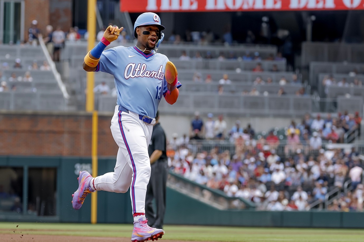 Ronald Acuña Jr. regresa a la lista de lesionados por distensión en la corva