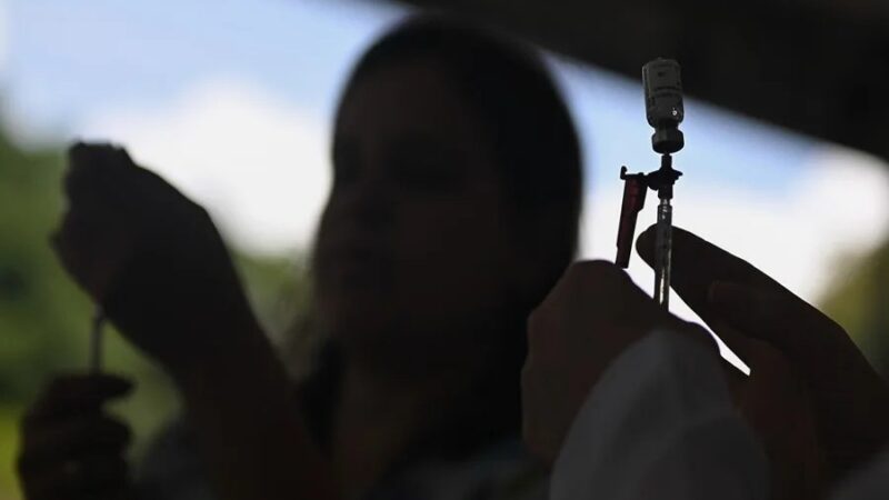 Brasil Detiene Vacunación contra el Dengue tras Incidentes Graves