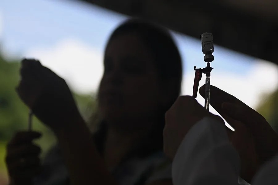 Brasil Detiene Vacunación contra el Dengue tras Incidentes Graves