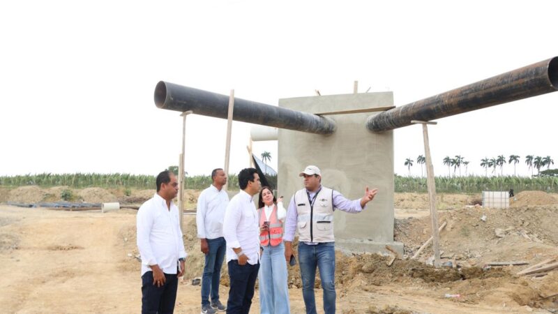 Wellington Arnaud Inspecciona Avances del Alcantarillado Sanitario en Mao