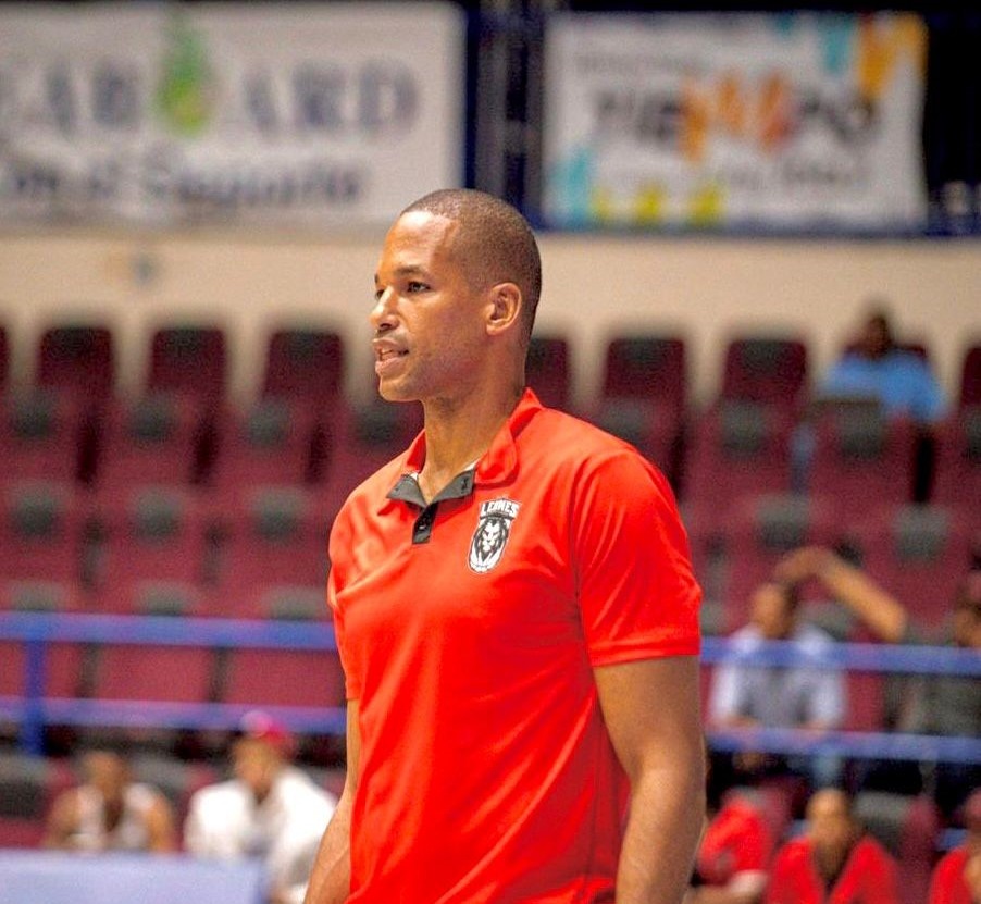 Eulis Báez se une al cuerpo técnico de la selección dominicana de baloncesto