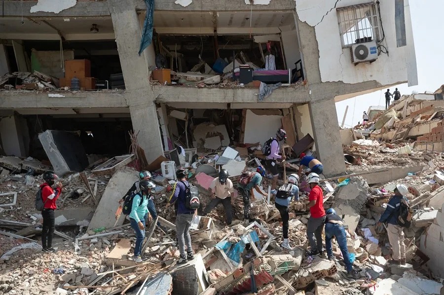 Venezuela Recibe Ayuda Internacional en Medio de Crisis por Terremotos