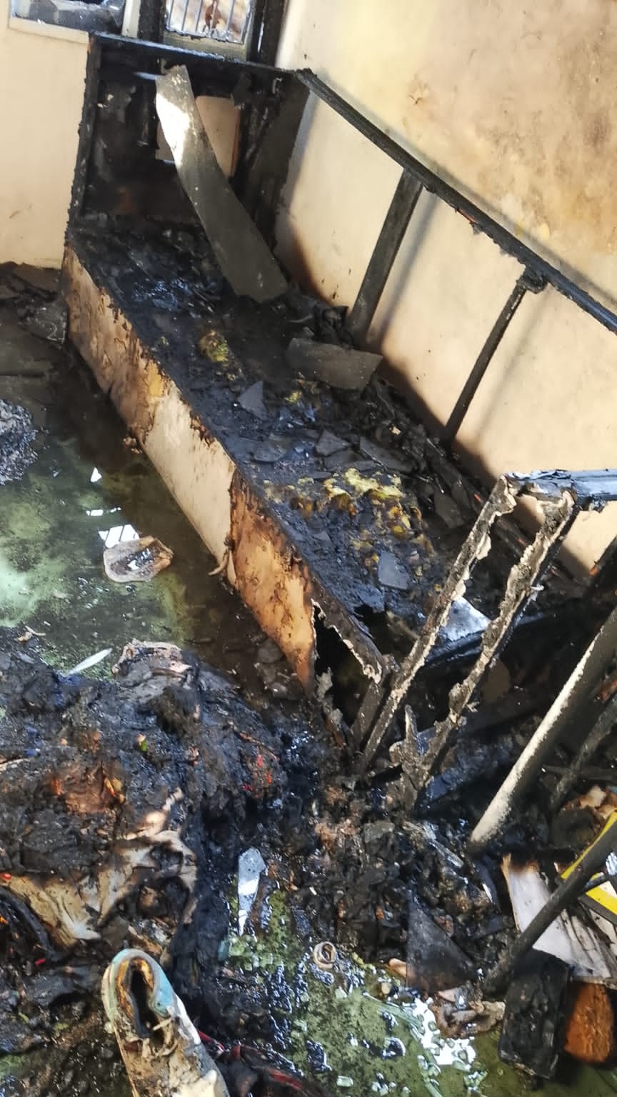Familia pierde su hogar tras devastador incendio en Puerto Plata