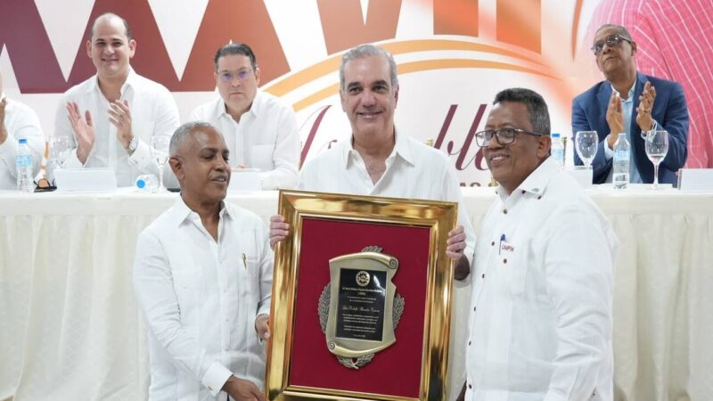 UMPIH Honra al Presidente Abinader y al Ministro Sanz Lovatón por su Apoyo al Sector Harinero
