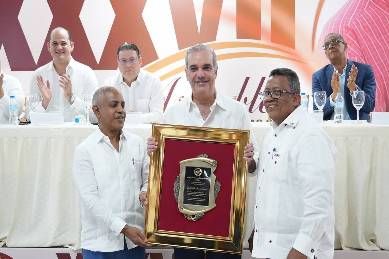 UMPIH Honra al Presidente Abinader y al Ministro Sanz Lovatón por su Apoyo al Sector Harinero