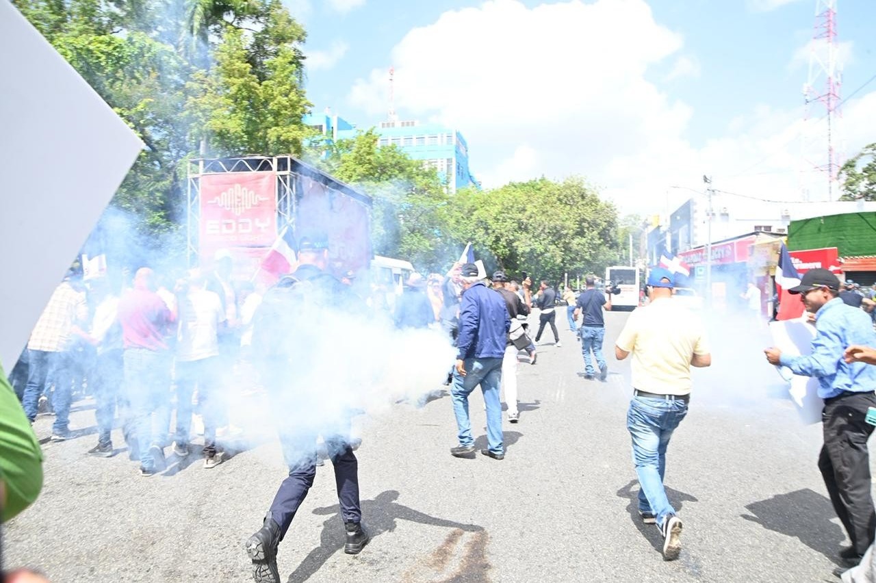 Interior y Policía Defiende Actuación en Protesta de ANPA por Falta de Permisos