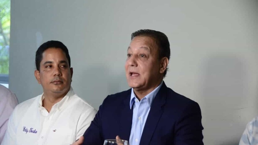 Abel Martínez Confía en Soluciones del Consejo de Gobierno en Santiago
