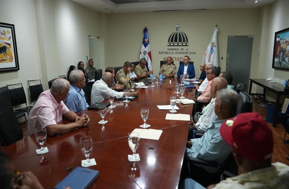 Gobierno y Productores Impulsan Mecanización Agrícola para Fortalecer el Campo Dominicano