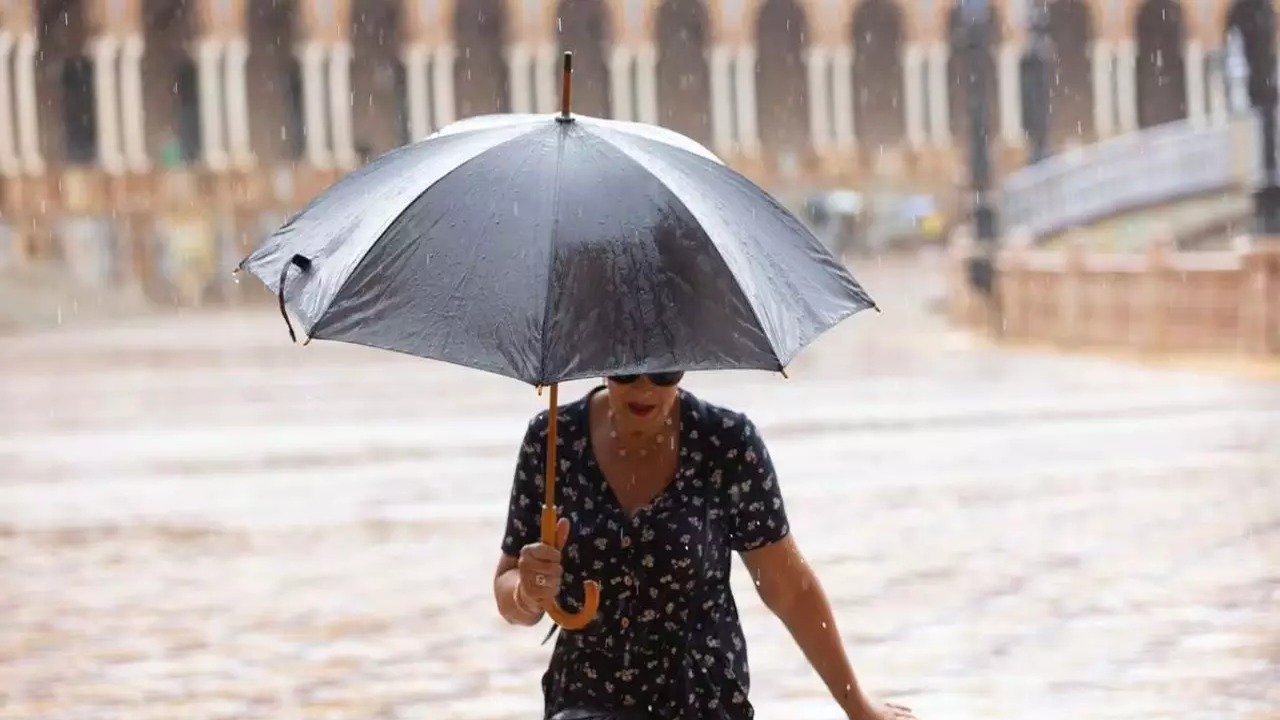Vaguada y Onda Tropical Traerán Lluvias y Vientos Fuertes al País