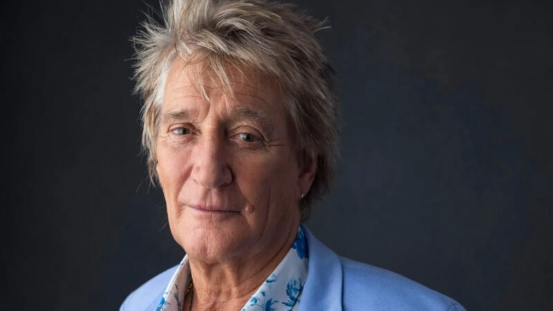 Rod Stewart en el ojo del huracán tras cancelar concierto y asistir al Mundial