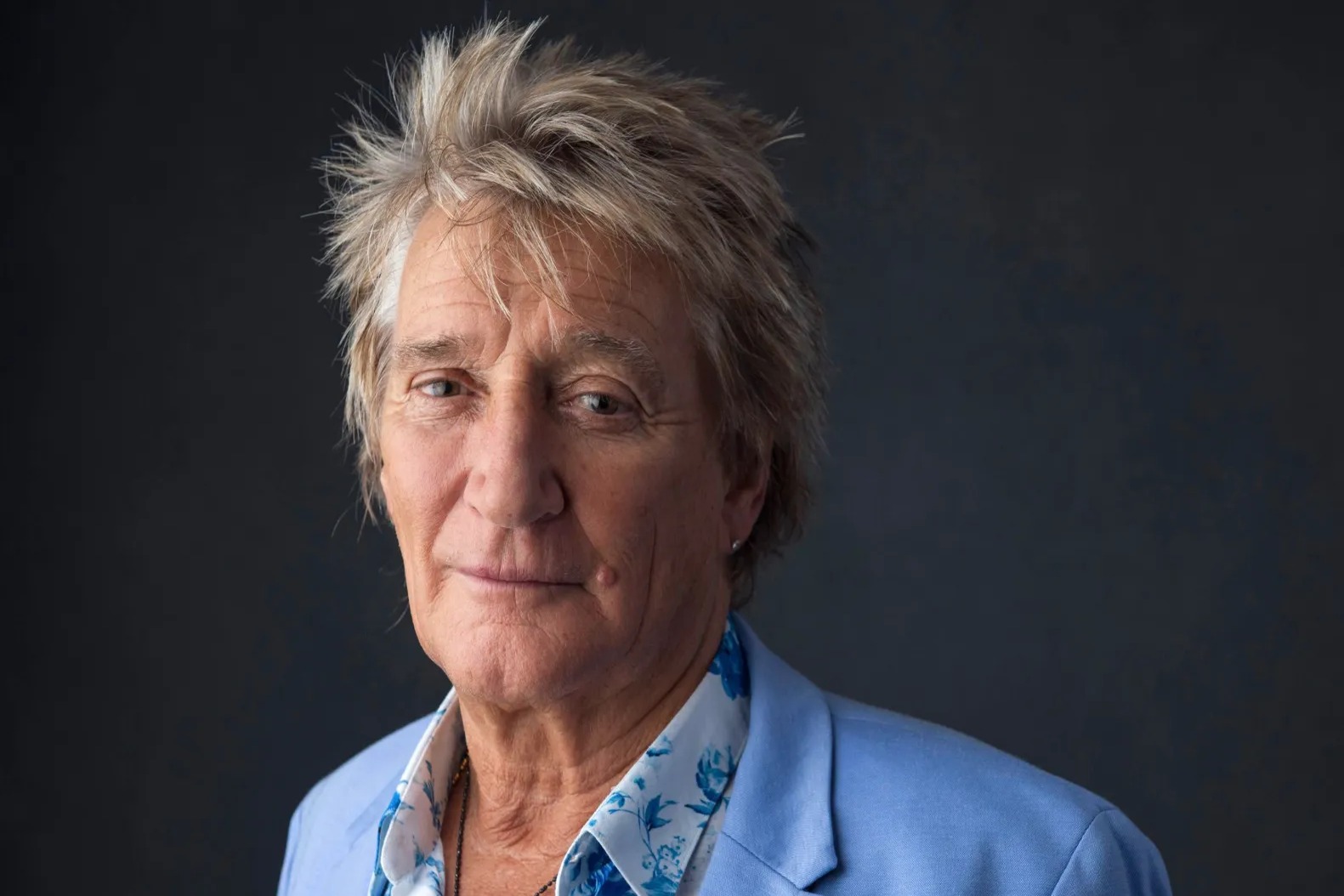 Rod Stewart en el ojo del huracán tras cancelar concierto y asistir al Mundial