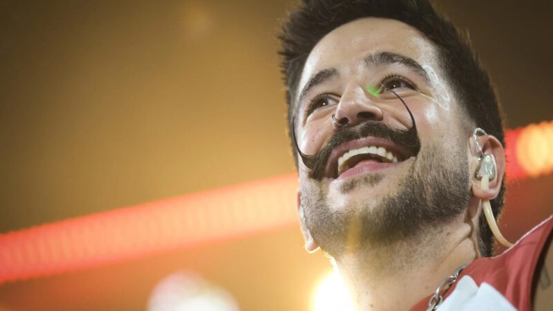 Camilo Inicia Gira Europea en Tenerife con un Toque de Paternidad