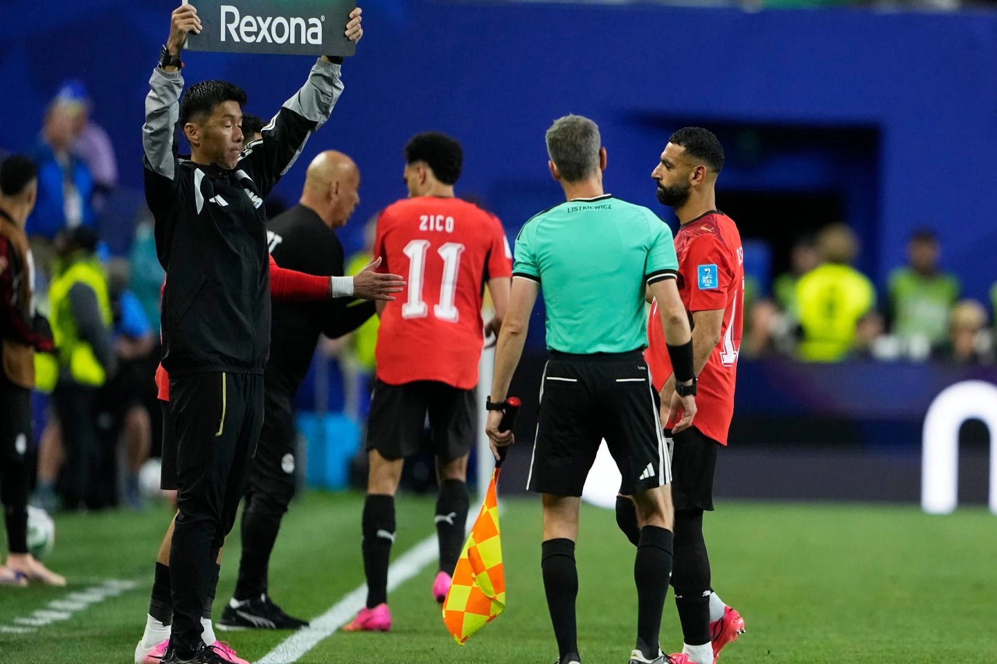 Mohamed Salah Sufre Lesión en la Rodilla Durante Partido Crucial