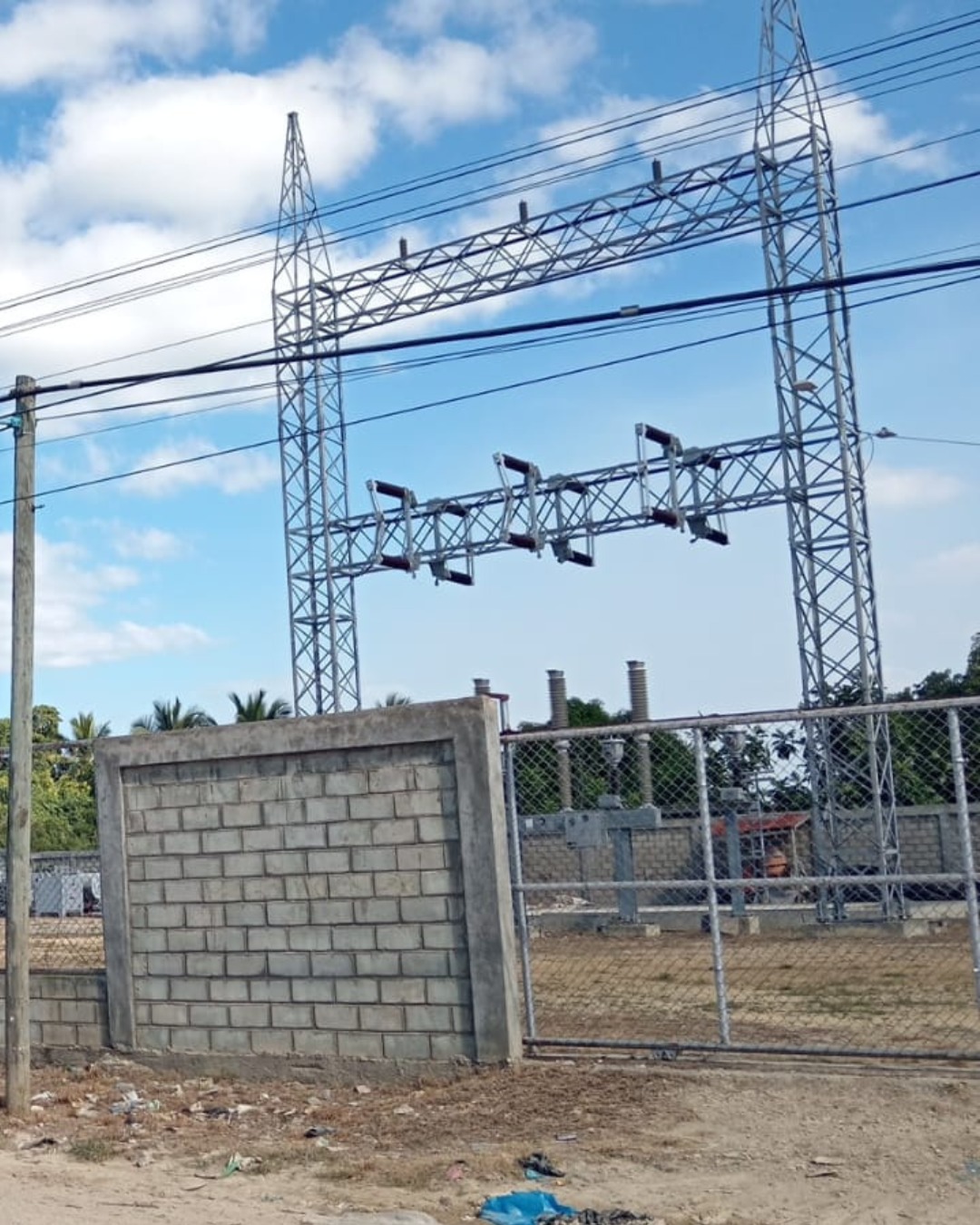 EDEESTE Refuerza Infraestructura Eléctrica en Boca Chica para Aliviar Sobrecarga