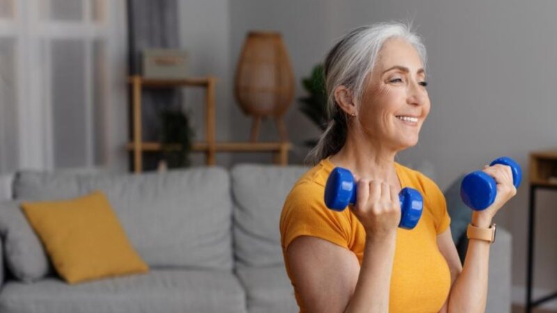 La Importancia del Ejercicio de Fuerza para Mujeres Mayores de 50 Años