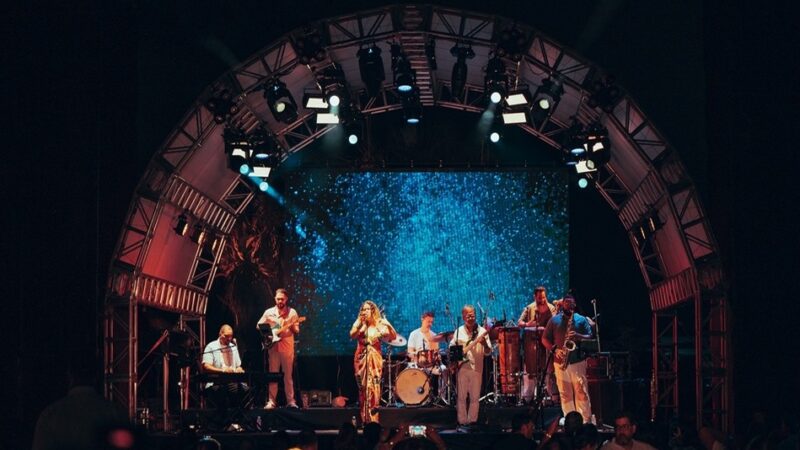 Cap Cana se Ilumina con el Jazz Fusión de Retro Jazz