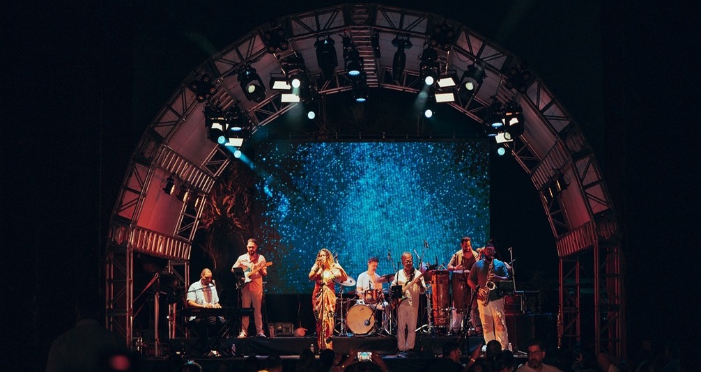 Cap Cana se Ilumina con el Jazz Fusión de Retro Jazz