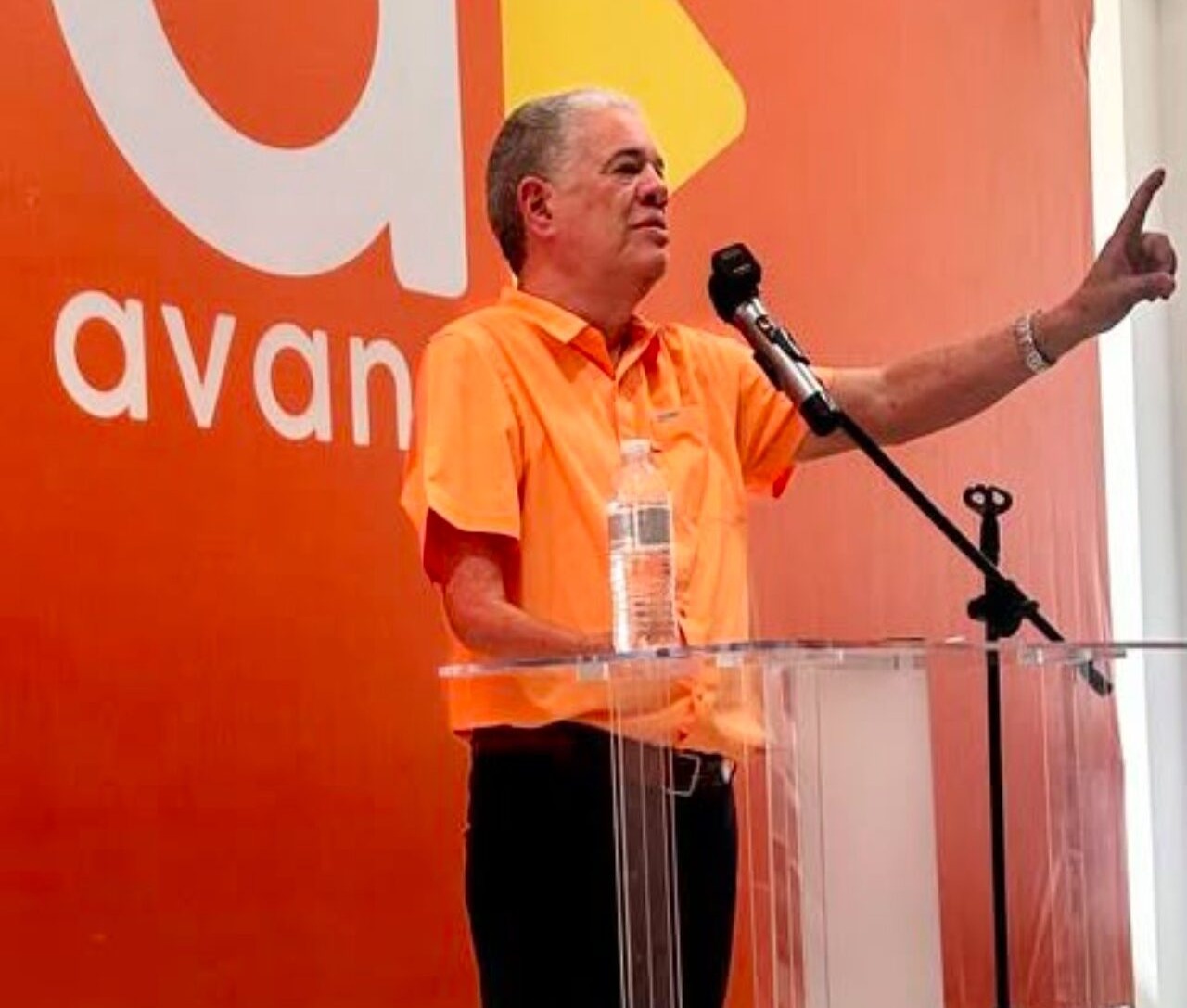 Carlos Amarante Baret critica caída de popularidad del PRM