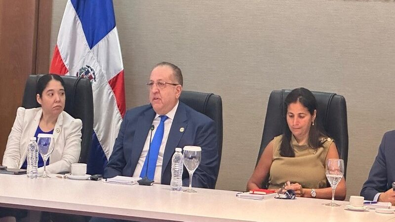 Gobierno Dominicano Anuncia Estrategias Fiscales para Enfrentar la Crisis Económica
