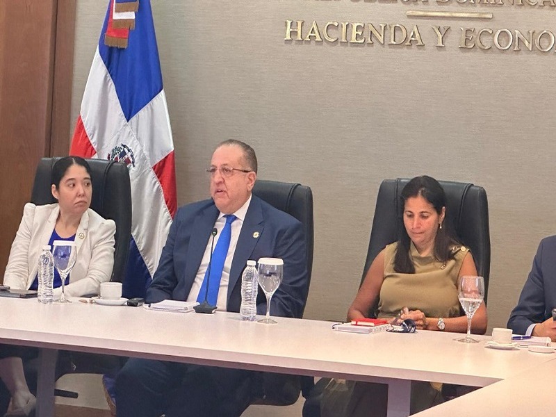 Gobierno Dominicano Anuncia Estrategias Fiscales para Enfrentar la Crisis Económica