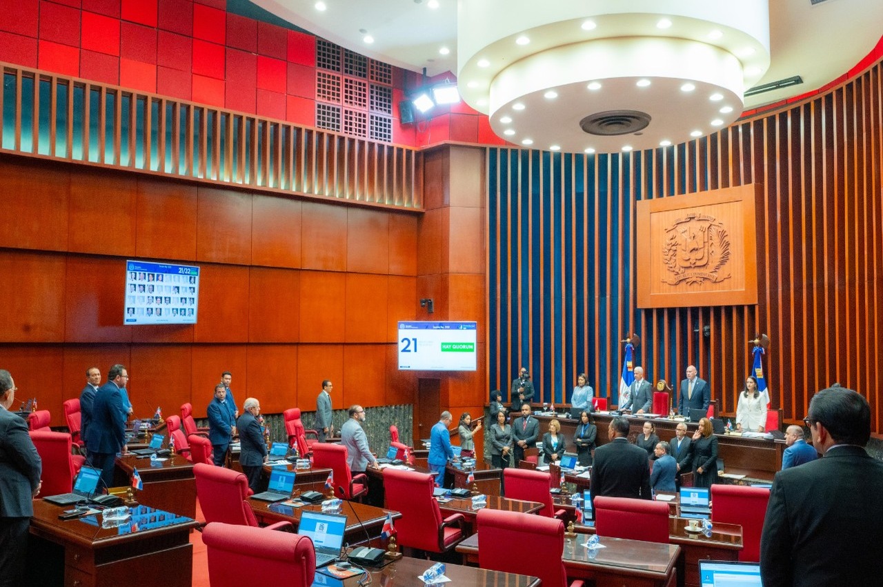 Senado Dominicano Aprueba Reformas Clave en Legislación de Residuos Sólidos