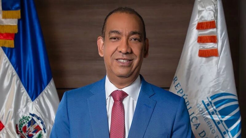 Deligne Ascensión responde a Leonel Fernández sobre precios de combustibles