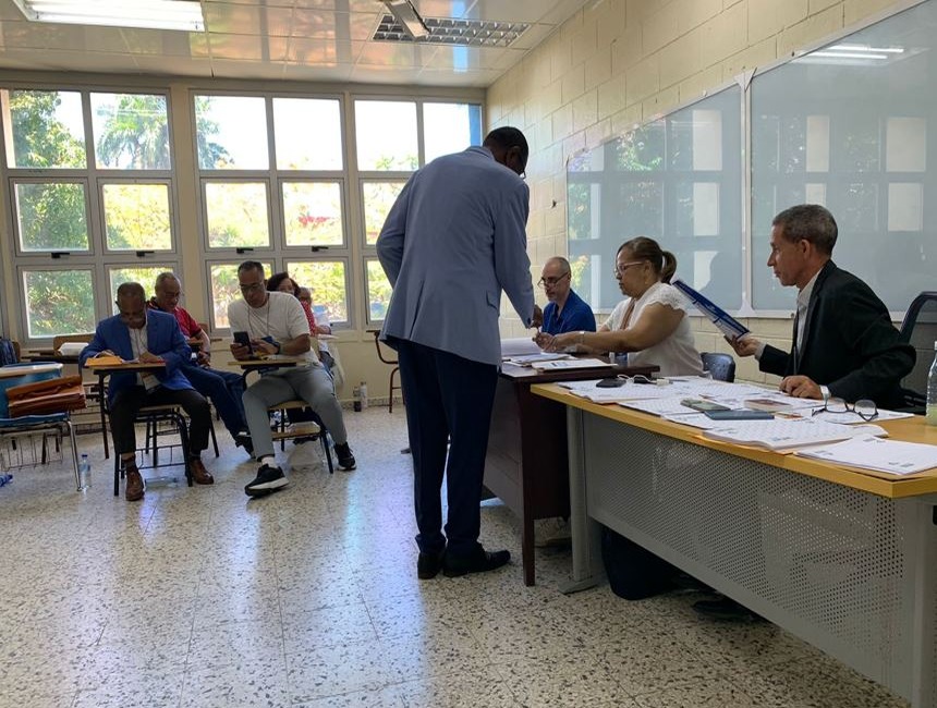 Comicios en la UASD: Jornada Electoral Fluida y Organizada