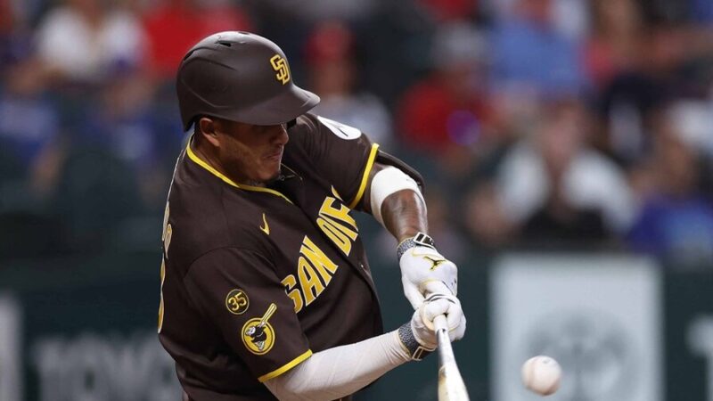 Manny Machado Conduce a los Padres a la Victoria con Dramático Jonrón