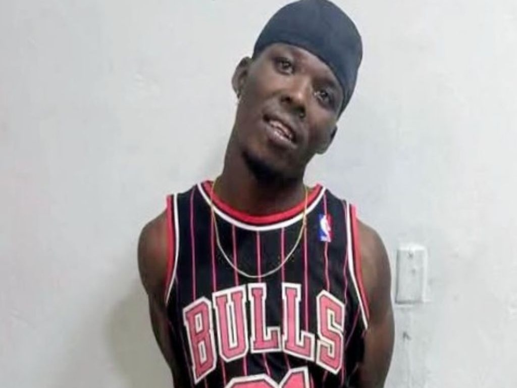 Detienen a Hombre por Ataque con Arma Blanca en Playa de Puerto Plata
