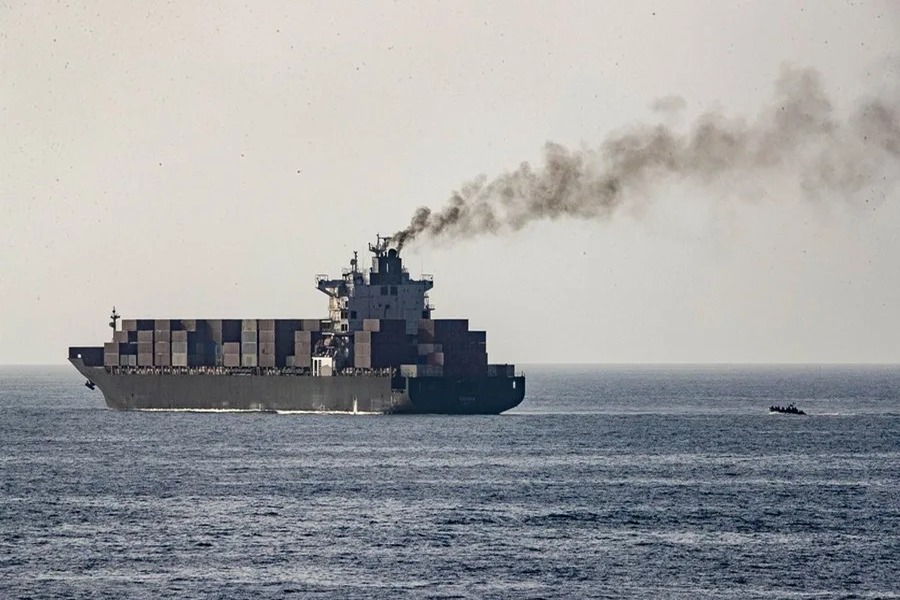 Tres Marineros Indios Fallecen en Ataque de EE.UU. a Petrolero en Omán