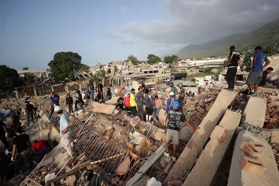 La Guaira: Solidaridad y Caos tras Terremotos Devastadores