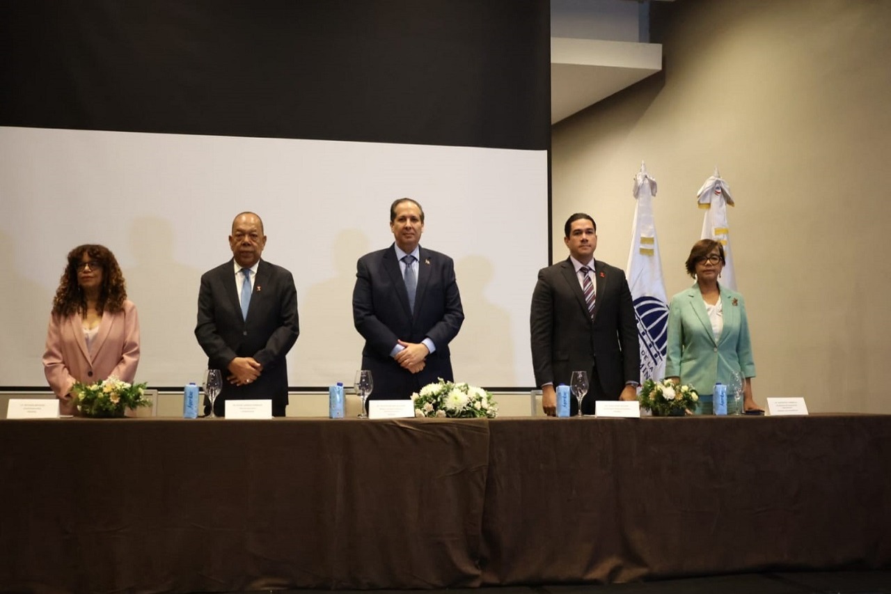 República Dominicana se Prepara para Asumir la Lucha contra el VIH sin Fondos Internacionales