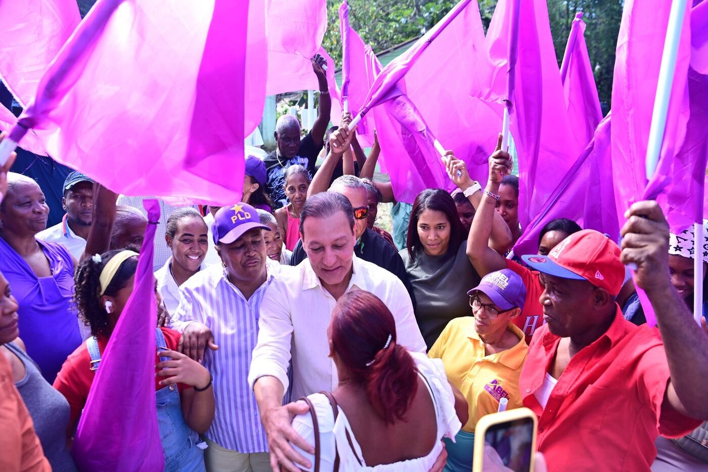 Abel Martínez: Gobierno debe priorizar antes de exigir más sacrificios al pueblo