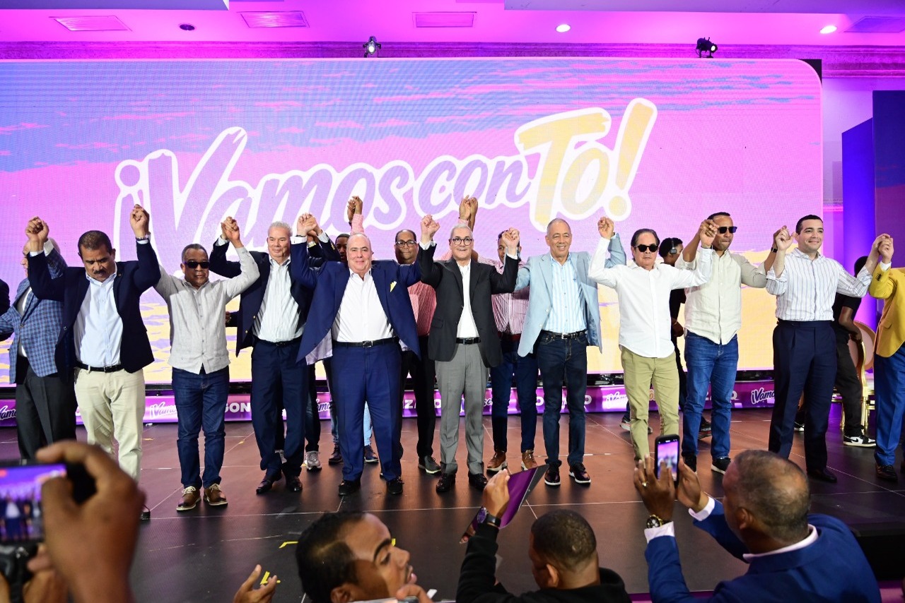 Charlie Mariotti Declina Aspiraciones Presidenciales y Apoya a Gonzalo Castillo