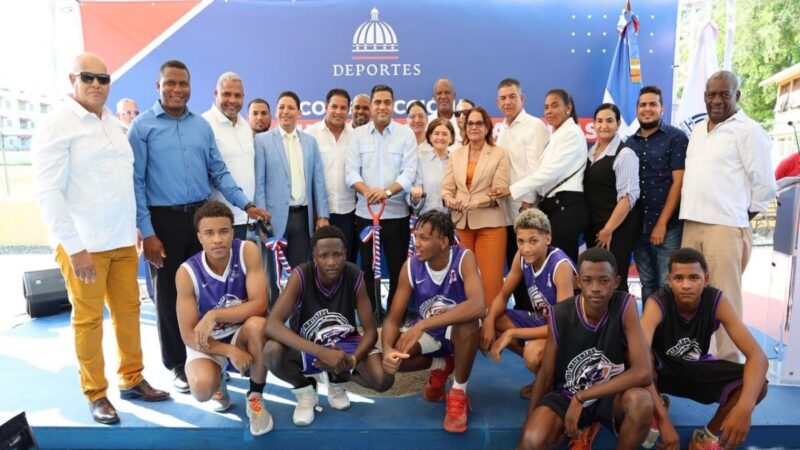 Ministro de Deportes Inicia Construcción de Techado Multiuso en Matanzas