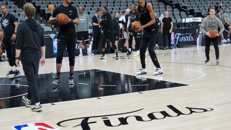 Jugadores de Knicks y Spurs debutan en las Finales de la NBA