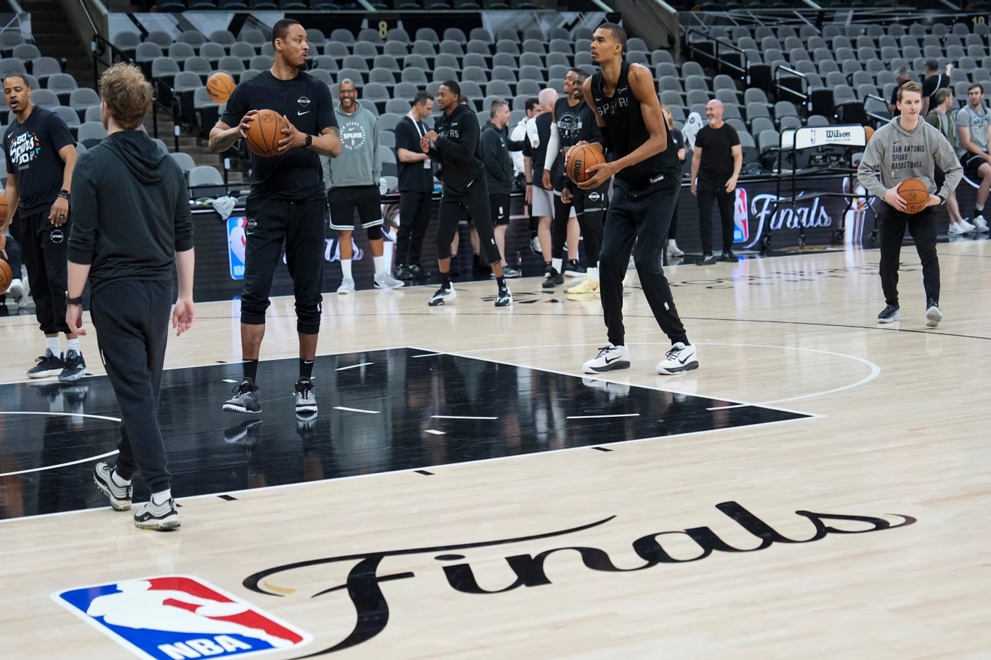 Jugadores de Knicks y Spurs debutan en las Finales de la NBA