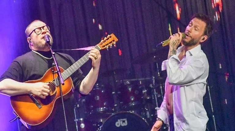 Sin Bandera regresa a República Dominicana con su gira “Escenas Tour”