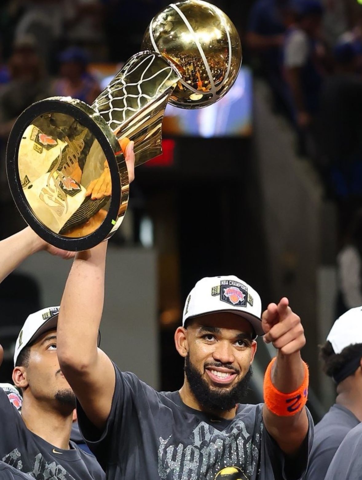 Karl-Anthony Towns Lleva a los Knicks a la Gloria y Hace Historia para Dominicana