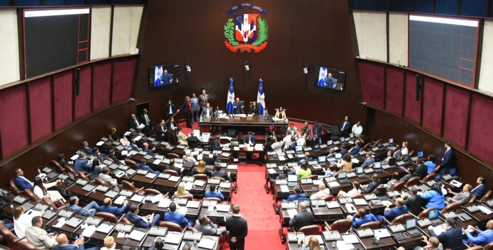 Tensión en la Reforma Laboral: Sindicatos Defienden la Cesantía