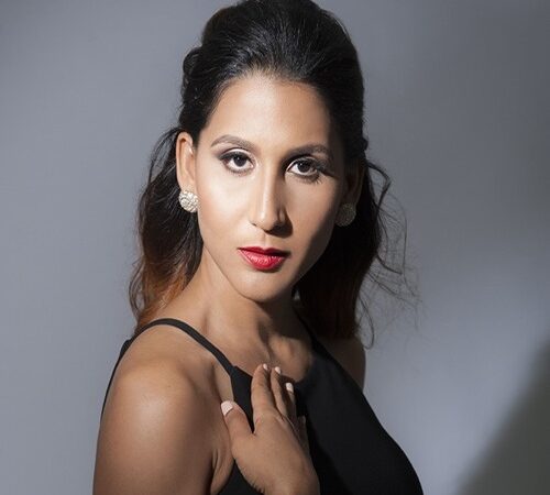 Nathalie Peña-Comas Lanza Videoclip Innovador de ‘Esclavo y Amo’