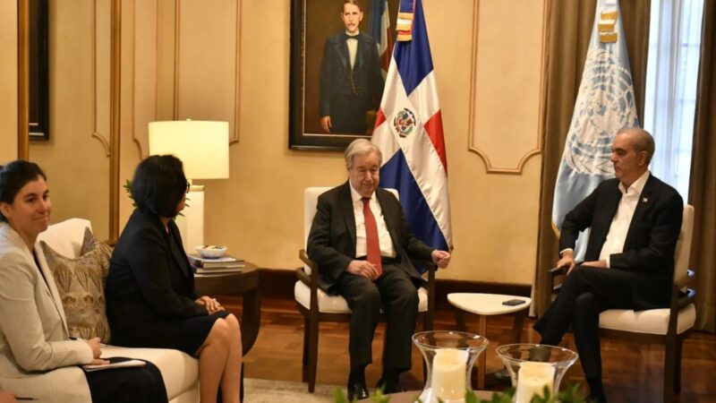 Abinader y Guterres Abordan Crisis Haitiana en Encuentro en el Palacio Nacional