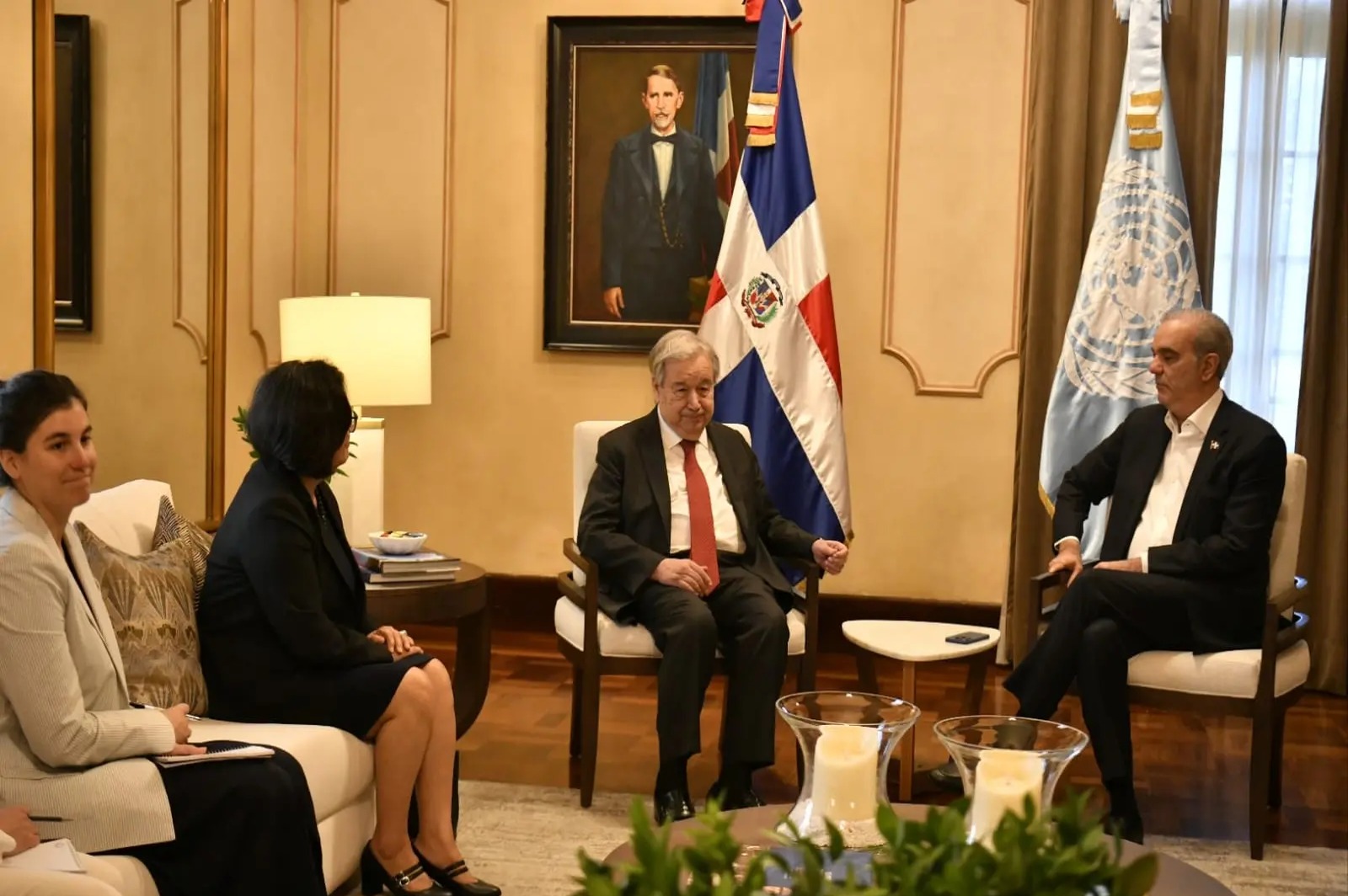 Abinader y Guterres Abordan Crisis Haitiana en Encuentro en el Palacio Nacional